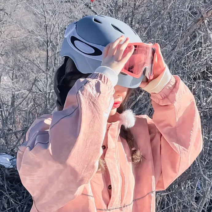 正义联盟:两个地球的危机 封面